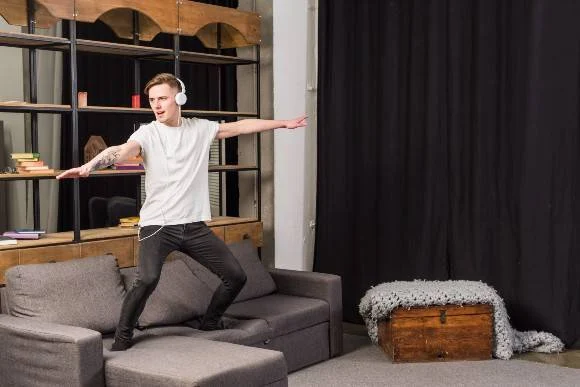 homme qui vend sa maison