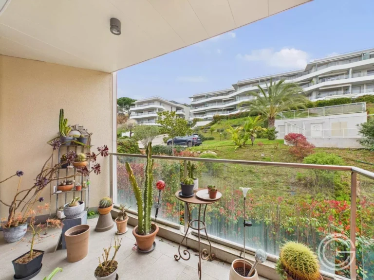 Studio avec parking — Corniche Fleurie