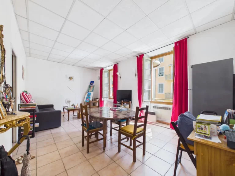 Appartement 2 pièces 45 m² Nice Le Port