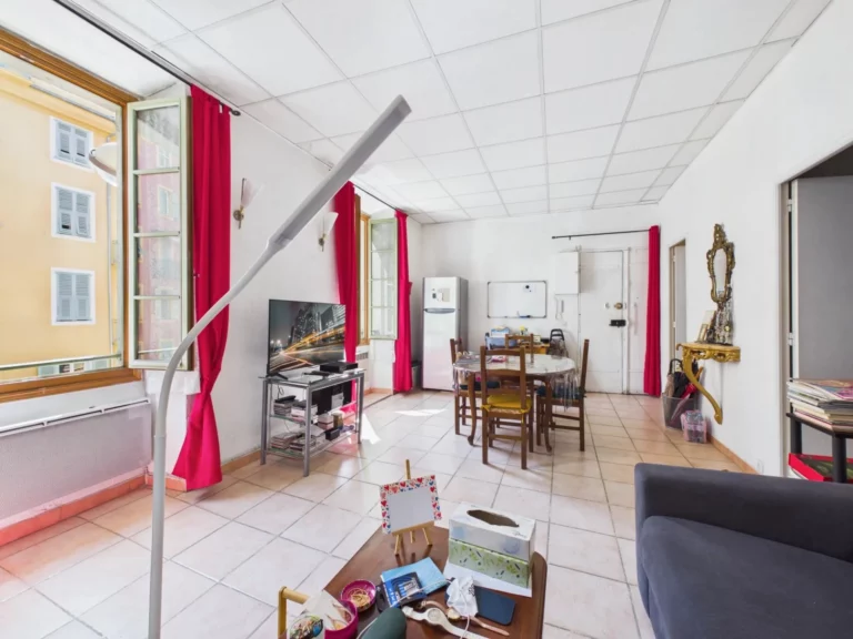 Appartement 2 pièces 45 m² Nice Le Port