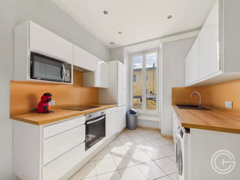 Appartement 3 pièces 47 m² Nice Riquier