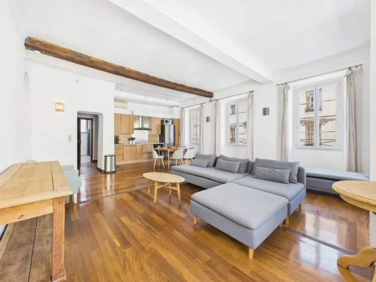 Appartement 4 pièces 103 m² Nice Le Port