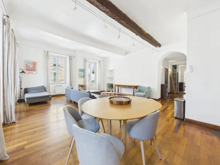 Appartement 4 pièces 103 m² Nice Le Port