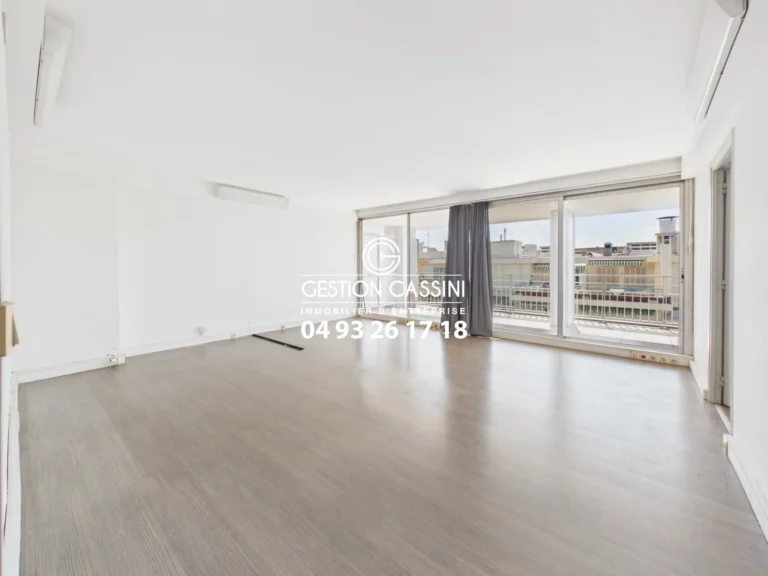 Bureau 12 pièces 325 m² Nice