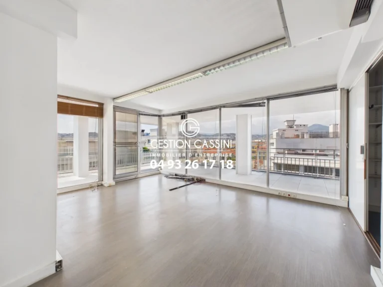 Bureau 12 pièces 325 m² Nice