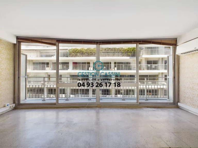 Bureau 12 pièces 389 m² Nice Piétonne