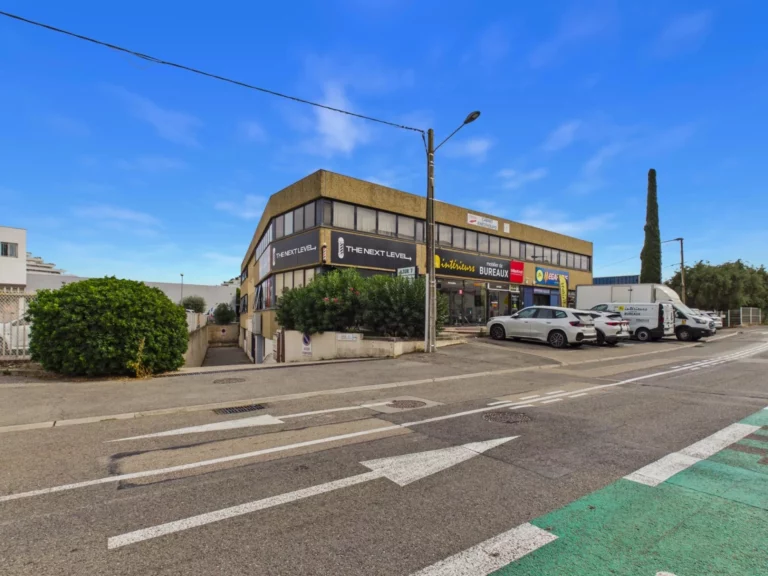 Bureau 1 pièces 46 m² Villeneuve-Loubet