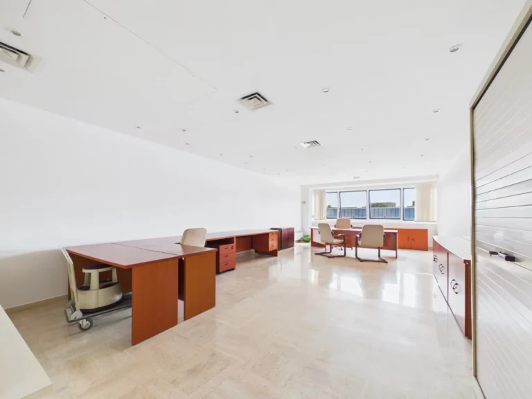 Bureau 1 pièces 46 m² Villeneuve-Loubet