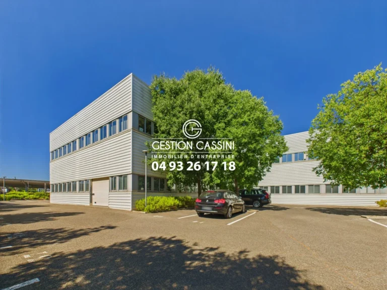Bureau 25 pièces 476 m² Rousset