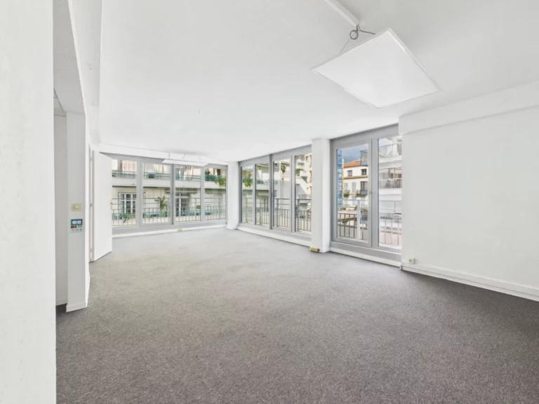 Bureau 2 pièces 68 m² Nice Place Masséna