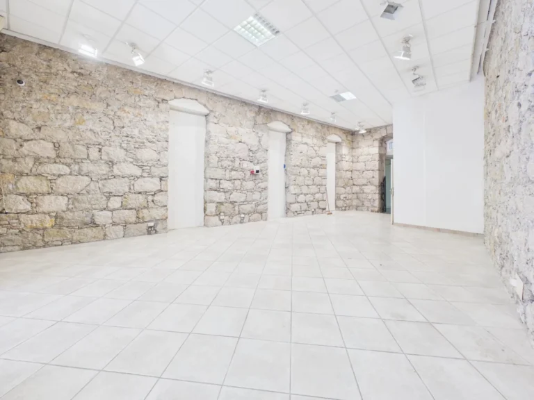 Commerce 3 pièces 161 m² Nice Carabacel