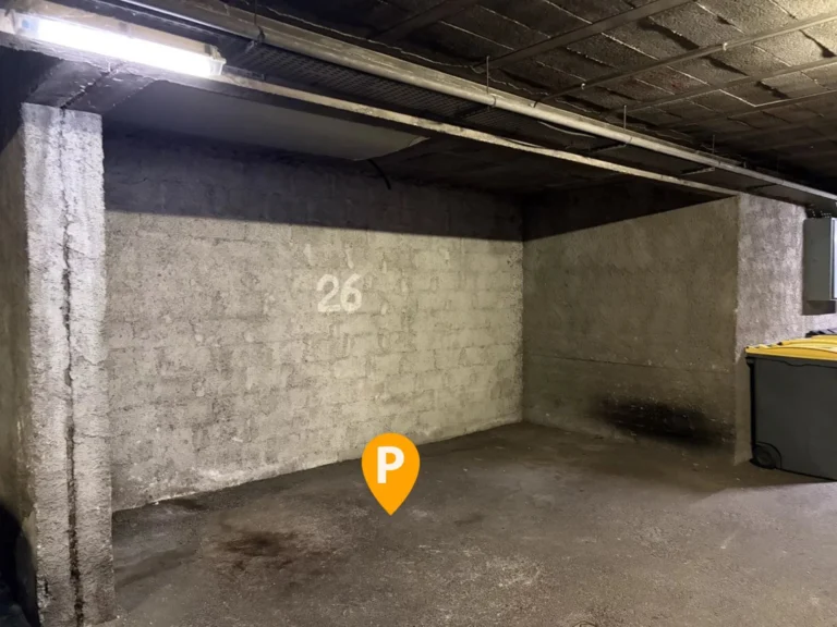 Garage / Parking Nice