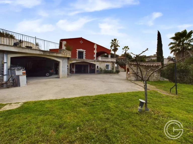 Maison 10 pièces 265 m² Contes