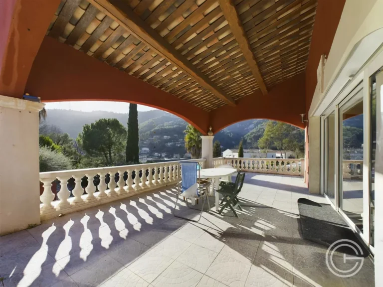 Maison 10 pièces 265 m² Contes