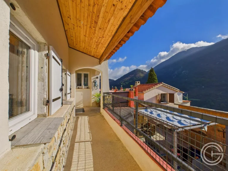 Maison 9 pièces 183 m² Peille