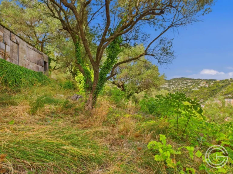 Terrain 1329 m² Saint-André-de-la-Roche