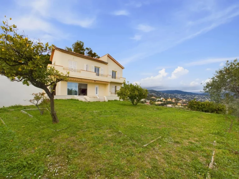 Maison 6 pièces 170 m² Nice Saint Pierre de Féric